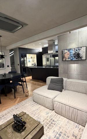 Apartamento à venda com 130m², 3 quartos e 3 vagas Apartamento à venda com 130m², 3 quartos e 3 vagasSala