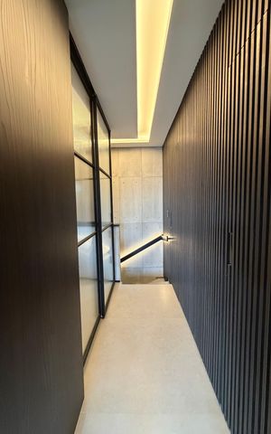 Apartamento à venda com 130m², 3 quartos e 3 vagas Apartamento à venda com 130m², 3 quartos e 3 vagasCloset