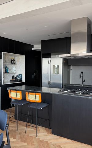 Apartamento à venda com 130m², 3 quartos e 3 vagas Apartamento à venda com 130m², 3 quartos e 3 vagasCozinha