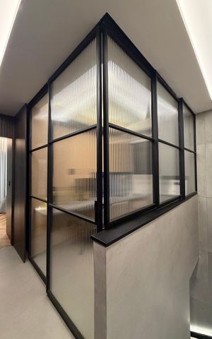 Apartamento à venda com 130m², 3 quartos e 3 vagas Apartamento à venda com 130m², 3 quartos e 3 vagasEscritório