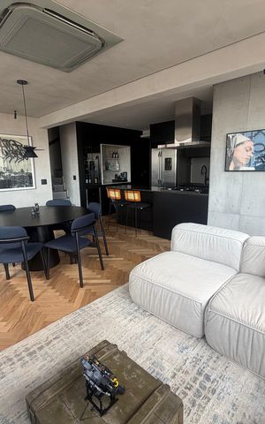 Apartamento à venda com 130m², 3 quartos e 3 vagas Apartamento à venda com 130m², 3 quartos e 3 vagasSala