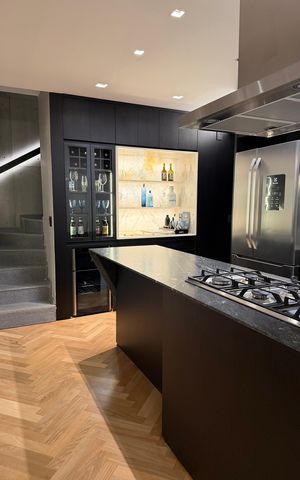 Apartamento à venda com 130m², 3 quartos e 3 vagas Apartamento à venda com 130m², 3 quartos e 3 vagasCozinha