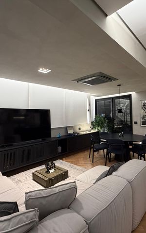 Apartamento à venda com 130m², 3 quartos e 3 vagas Apartamento à venda com 130m², 3 quartos e 3 vagasSala