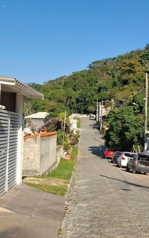 Casa de condomínio para alugar com 61m², 2 quartos e 1 vaga