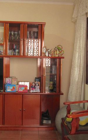 Casa à venda com 231m², 3 quartos e 2 vagasSala