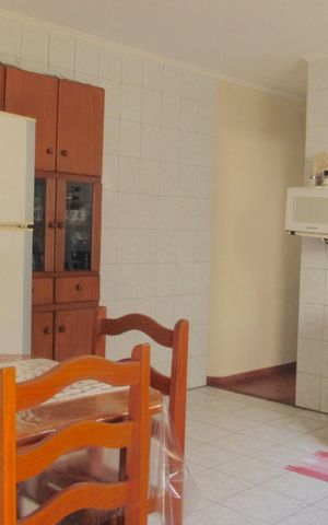 Casa à venda com 231m², 3 quartos e 2 vagasCozinha