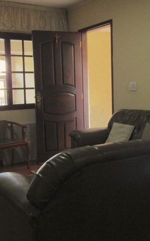 Casa à venda com 231m², 3 quartos e 2 vagasSala