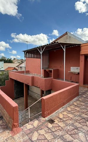 Casa à venda com 222m², 3 quartos e 2 vagas Casa à venda com 222m², 3 quartos e 2 vagasÁrea comum