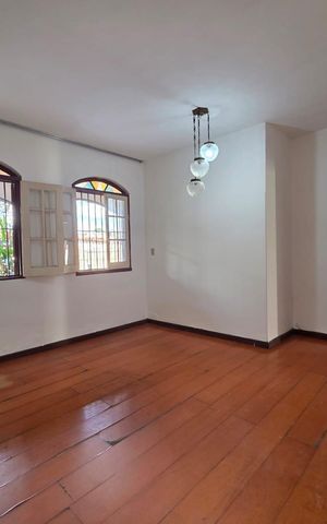 Casa à venda com 222m², 3 quartos e 2 vagas Casa à venda com 222m², 3 quartos e 2 vagasQuarto