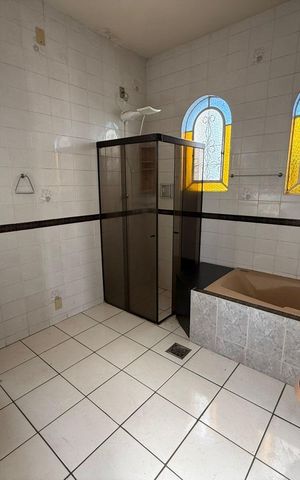 Casa à venda com 222m², 3 quartos e 2 vagas Casa à venda com 222m², 3 quartos e 2 vagasBanheiro da Suíte