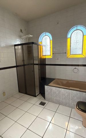 Casa à venda com 222m², 3 quartos e 2 vagas Casa à venda com 222m², 3 quartos e 2 vagasBanheiro da Suíte