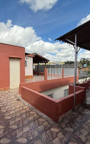 Casa à venda com 222m², 3 quartos e 2 vagas Casa à venda com 222m², 3 quartos e 2 vagasÁrea comum