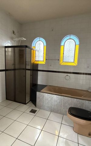 Casa à venda com 222m², 3 quartos e 2 vagas Casa à venda com 222m², 3 quartos e 2 vagasBanheiro da Suíte