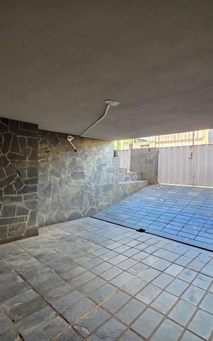 Casa à venda com 222m², 3 quartos e 2 vagas Casa à venda com 222m², 3 quartos e 2 vagasÁrea comum