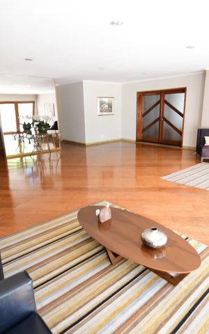 Apartamento à venda com 198m², 4 quartos e 2 vagasHall social