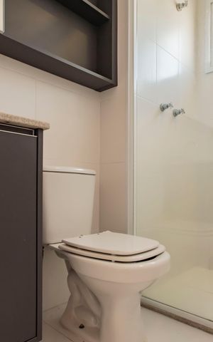 Apartamento à venda com 66m², 2 quartos e 1 vaga Apartamento à venda com 66m², 2 quartos e 1 vagaBanheiro da Suíte