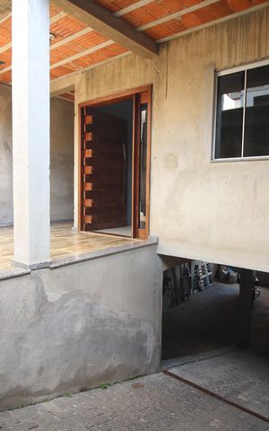 Casa à venda com 305m², 3 quartos e 2 vagasQuintal