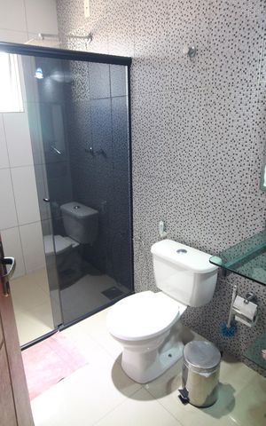 Casa à venda com 305m², 3 quartos e 2 vagasBanheiro 2