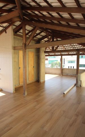 Casa à venda com 305m², 3 quartos e 2 vagasTerraço