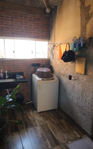 Casa à venda com 305m², 3 quartos e 2 vagasÁrea de Serviço