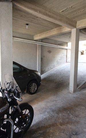 Casa à venda com 305m², 3 quartos e 2 vagasGaragem