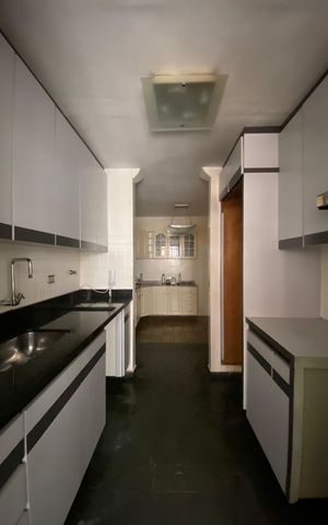 Apartamento à venda com 136m², 3 quartos e 2 vagas Apartamento à venda com 136m², 3 quartos e 2 vagasCozinha