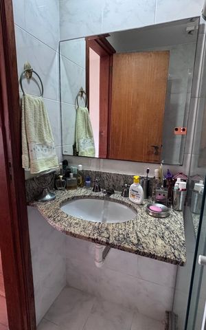Apartamento à venda com 221m², 3 quartos e 4 vagas Apartamento à venda com 221m², 3 quartos e 4 vagasBanheiro do Quarto 2