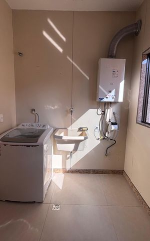 Apartamento à venda com 221m², 3 quartos e 4 vagas Apartamento à venda com 221m², 3 quartos e 4 vagasÁrea de Serviço