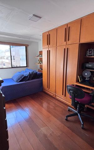 Apartamento à venda com 221m², 3 quartos e 4 vagas Apartamento à venda com 221m², 3 quartos e 4 vagasQuarto 1