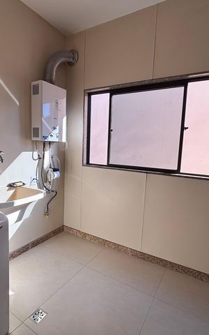 Apartamento à venda com 221m², 3 quartos e 4 vagas Apartamento à venda com 221m², 3 quartos e 4 vagasÁrea de Serviço