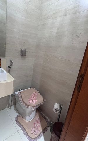 Apartamento à venda com 221m², 3 quartos e 4 vagas Apartamento à venda com 221m², 3 quartos e 4 vagasLavabo