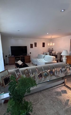 Apartamento à venda com 221m², 3 quartos e 4 vagas Apartamento à venda com 221m², 3 quartos e 4 vagasSala