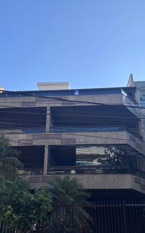 Apartamento à venda com 221m², 3 quartos e 4 vagas Apartamento à venda com 221m², 3 quartos e 4 vagasFachada