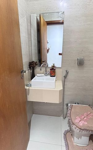 Apartamento à venda com 221m², 3 quartos e 4 vagas Apartamento à venda com 221m², 3 quartos e 4 vagasLavabo