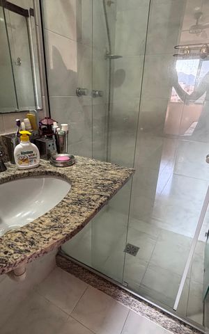 Apartamento à venda com 221m², 3 quartos e 4 vagas Apartamento à venda com 221m², 3 quartos e 4 vagasBanheiro do Quarto 2