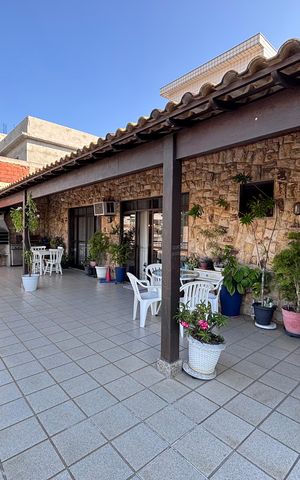 Apartamento à venda com 221m², 3 quartos e 4 vagas Apartamento à venda com 221m², 3 quartos e 4 vagasVaranda
