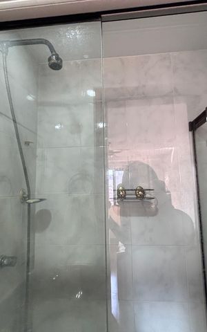 Apartamento à venda com 221m², 3 quartos e 4 vagas Apartamento à venda com 221m², 3 quartos e 4 vagasBanheiro do Quarto 2