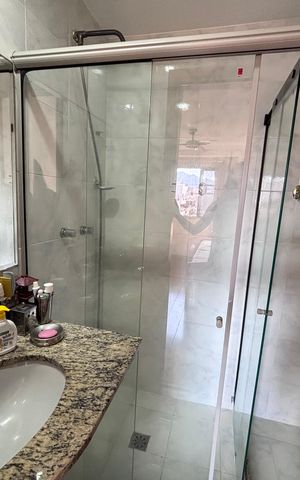 Apartamento à venda com 221m², 3 quartos e 4 vagas Apartamento à venda com 221m², 3 quartos e 4 vagasBanheiro do Quarto 2