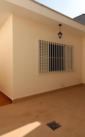 Casa à venda com 397m², 3 quartos e 2 vagas Casa à venda com 397m², 3 quartos e 2 vagasÁrea externa