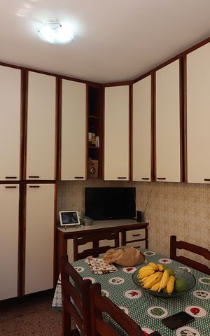 Casa à venda com 182m², 4 quartos e 2 vagasCozinha 