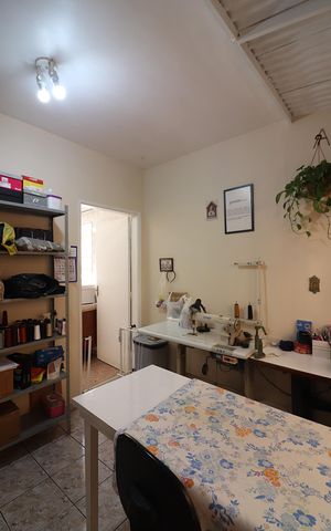 Casa à venda com 182m², 4 quartos e 2 vagasEscritório