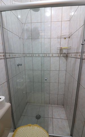 Casa à venda com 182m², 4 quartos e 2 vagasQuarto 2 - Suíte Edícula Banheiro 