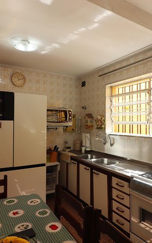 Casa à venda com 182m², 4 quartos e 2 vagasCozinha 