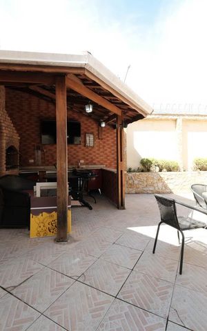 Casa à venda com 140m², 2 quartos e 4 vagasÁrea gourmet