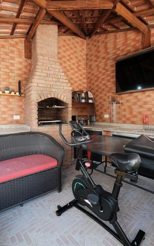 Casa à venda com 140m², 2 quartos e 4 vagasÁrea gourmet