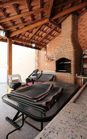 Casa à venda com 140m², 2 quartos e 4 vagasÁrea gourmet