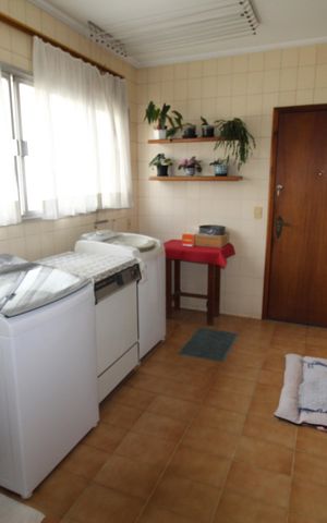 Apartamento para alugar com 200m², 4 quartos e 3 vagasÁrea de Serviço