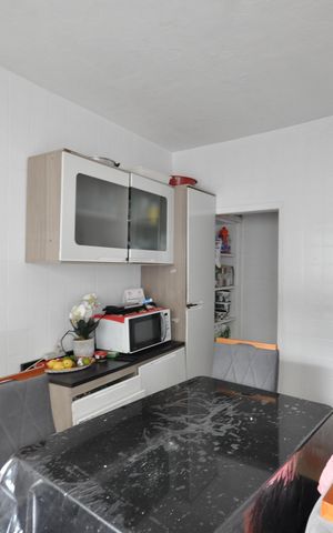Casa à venda com 255m², 4 quartos e 3 vagasCozinha 2
