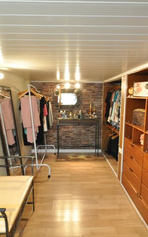 Casa à venda com 255m², 4 quartos e 3 vagasCloset