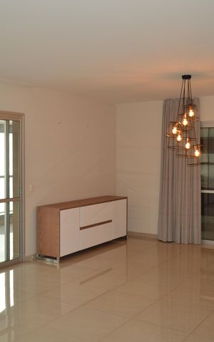Apartamento para alugar com 214m², 3 quartos e 3 vagasSala